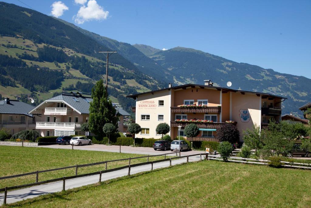 Gaestehaus Wiesengrund & Apart Sporer Майрхофен Экстерьер фото